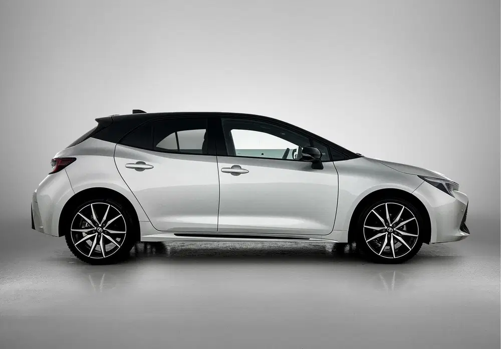 Toyota Corolla Hybrid 140 GR Sport uit 2024, foto 12