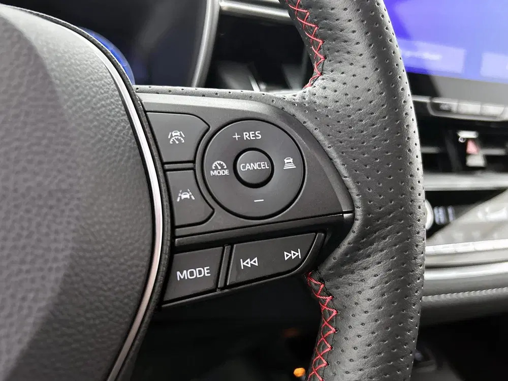 Toyota Corolla Hybrid 140 GR Sport uit 2024, foto 15