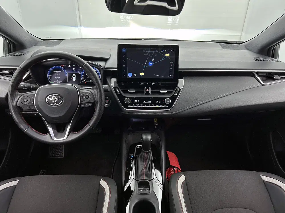 Toyota Corolla Hybrid 140 GR Sport uit 2024, foto 4