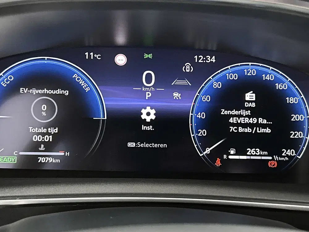 Toyota Corolla Hybrid 140 GR Sport uit 2024, foto 5