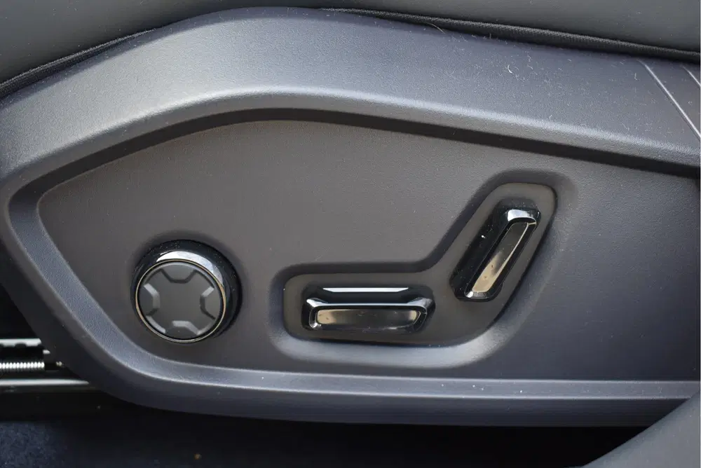 Lynk & Co 08 1.5 More Massage uit 2026, foto 14