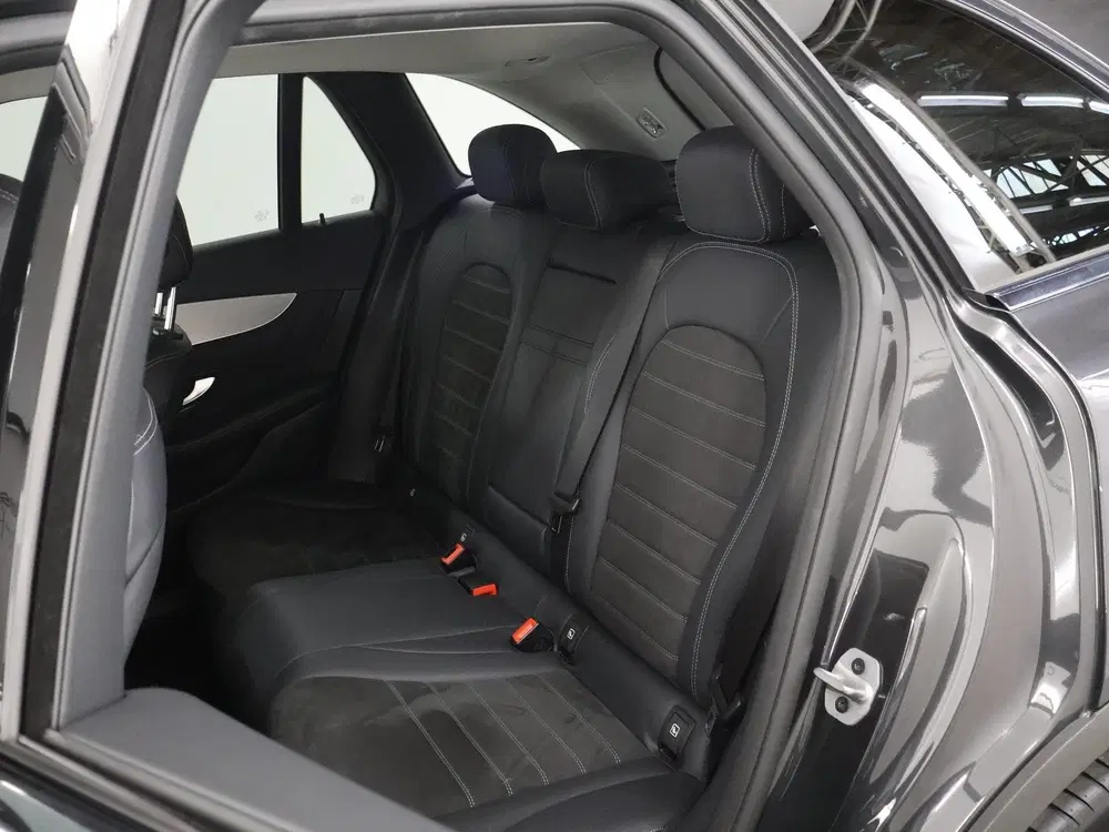 Mercedes-Benz GLC 300e 4MATIC Business Solution AMG uit 2022, foto 11