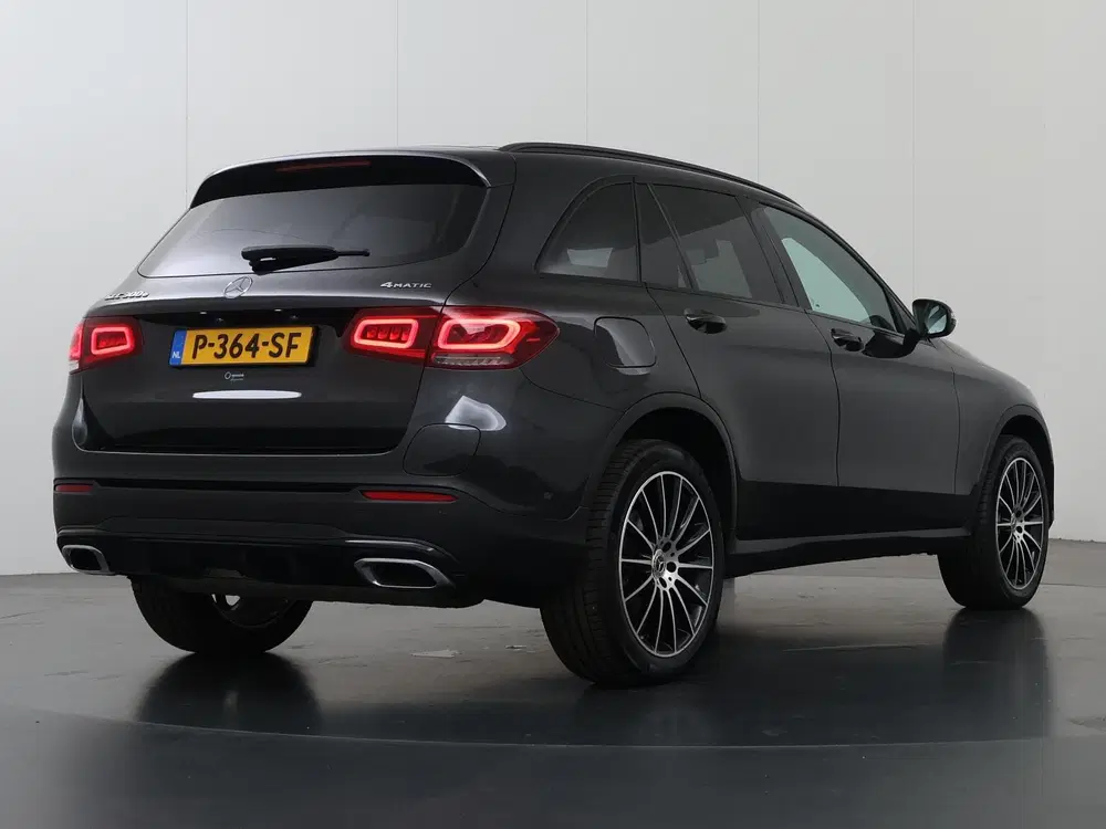Mercedes-Benz GLC 300e 4MATIC Business Solution AMG uit 2022, foto 2