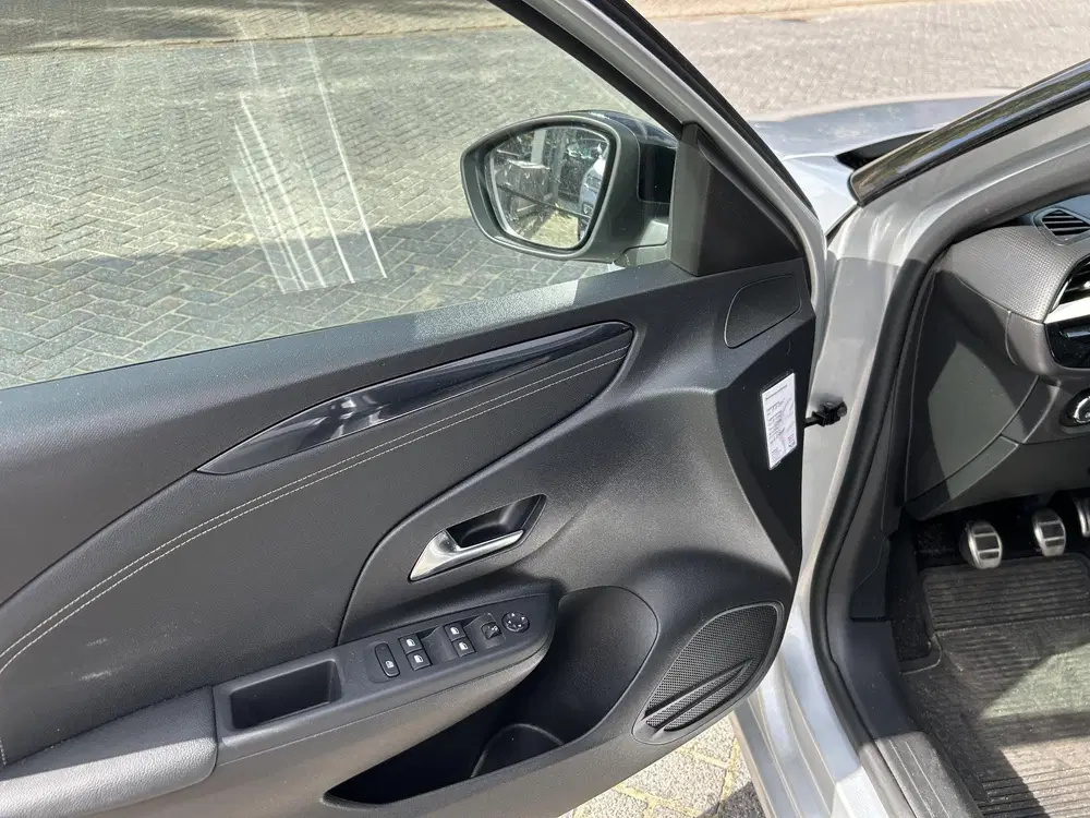 Opel Corsa 1.2 uit 2024, foto 12