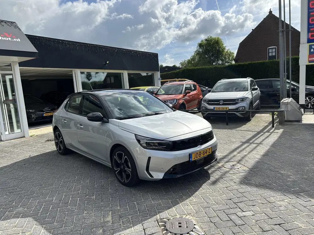 Opel Corsa 1.2 uit 2024, foto 2