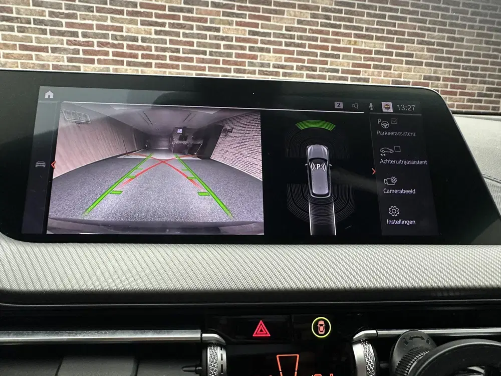 BMW 1-serie 118i Executive Edition M-pakket uit 2020, foto 15