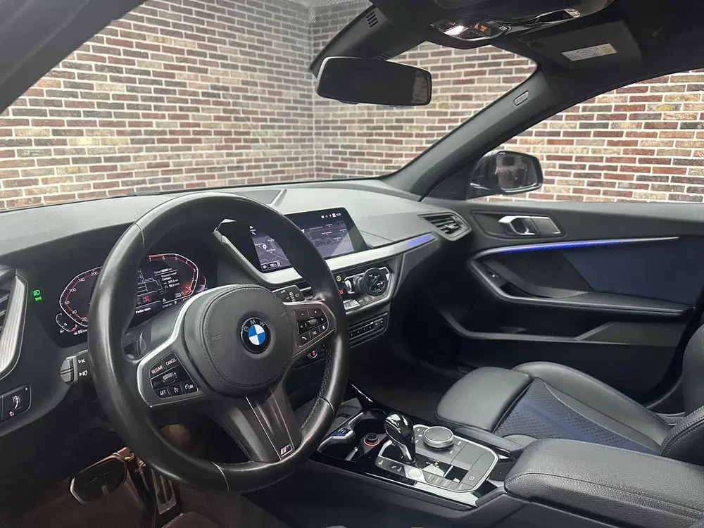 BMW 1-serie 118i Executive Edition M-pakket uit 2020, foto 3