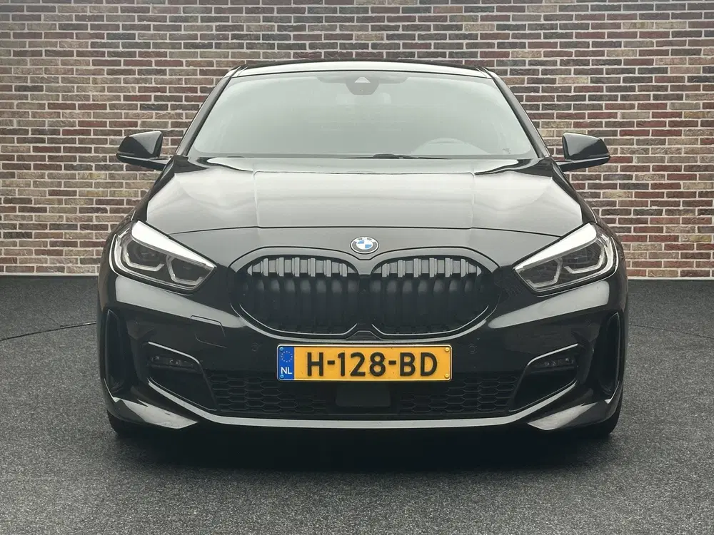 BMW 1-serie 118i Executive Edition M-pakket uit 2020, foto 5
