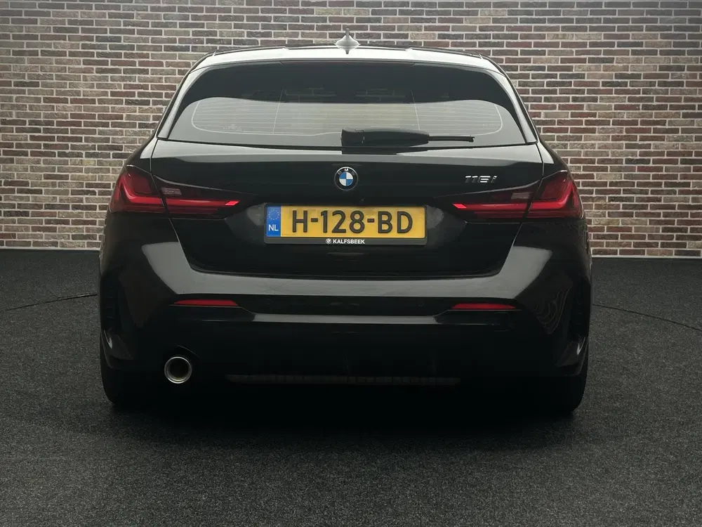 BMW 1-serie 118i Executive Edition M-pakket uit 2020, foto 7