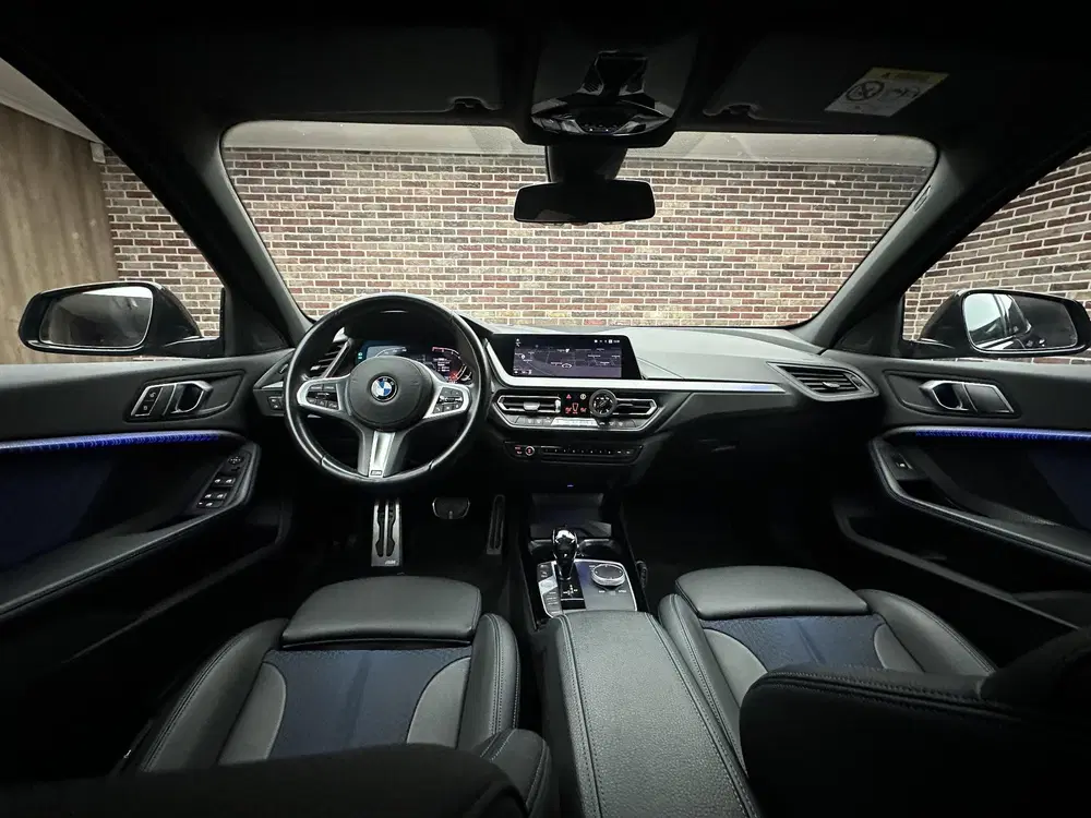 BMW 1-serie 118i Executive Edition M-pakket uit 2020, foto 9