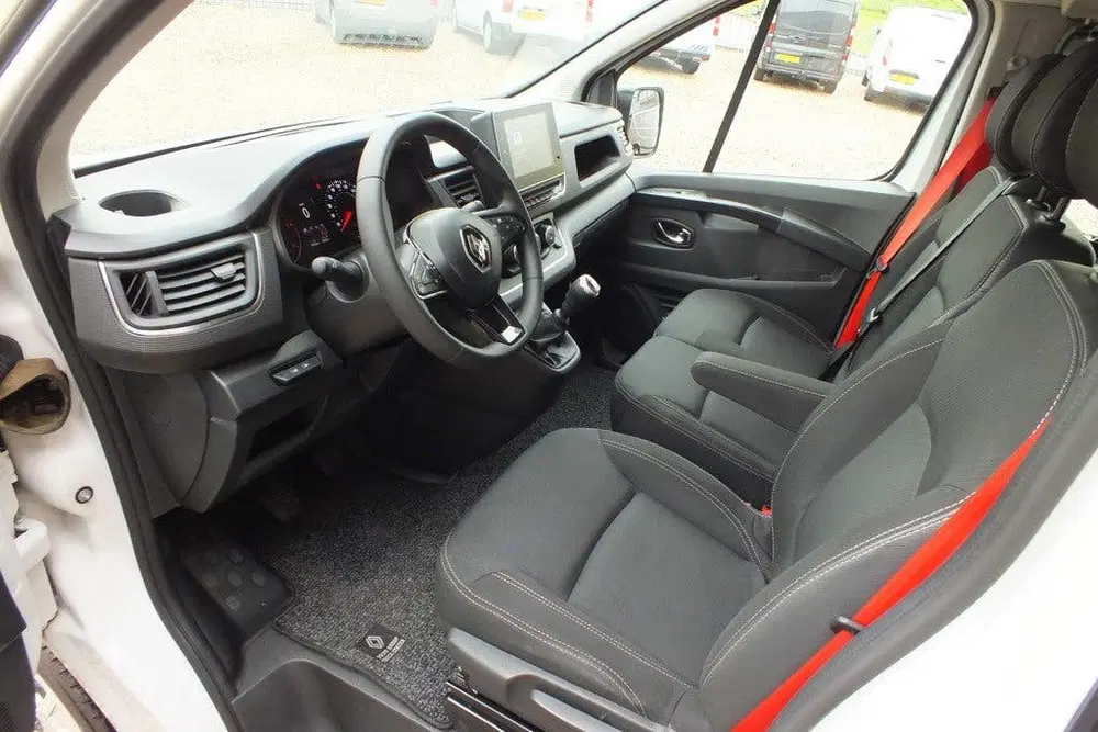 Renault Trafic 2.0 dCi 130 T29 L2H1 DC Luxe uit 2023, foto 4