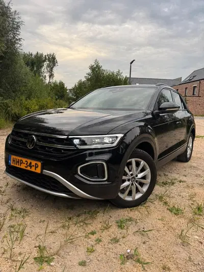 Volkswagen T-Roc 1.5 TSI Life Business uit 2023