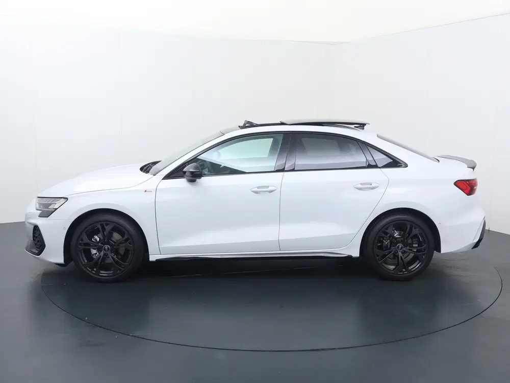 Audi A3 30 TFSI S edition 116 pk S-tronic uit 2026, foto 2
