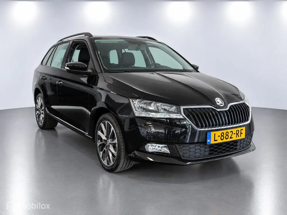 Skoda Fabia 1.0 TSI Business Edition uit 2021, foto 2