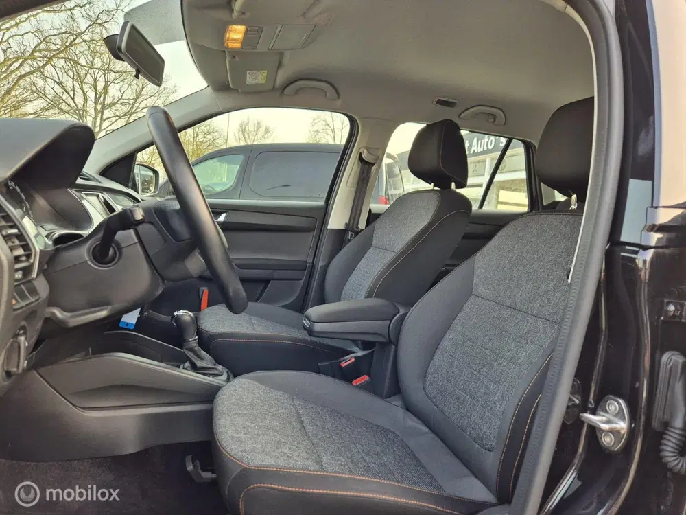 Skoda Fabia 1.0 TSI Business Edition uit 2021, foto 4