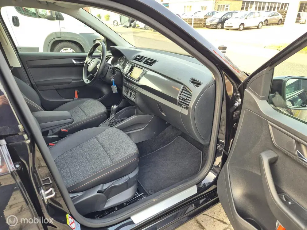 Skoda Fabia 1.0 TSI Business Edition uit 2021, foto 7