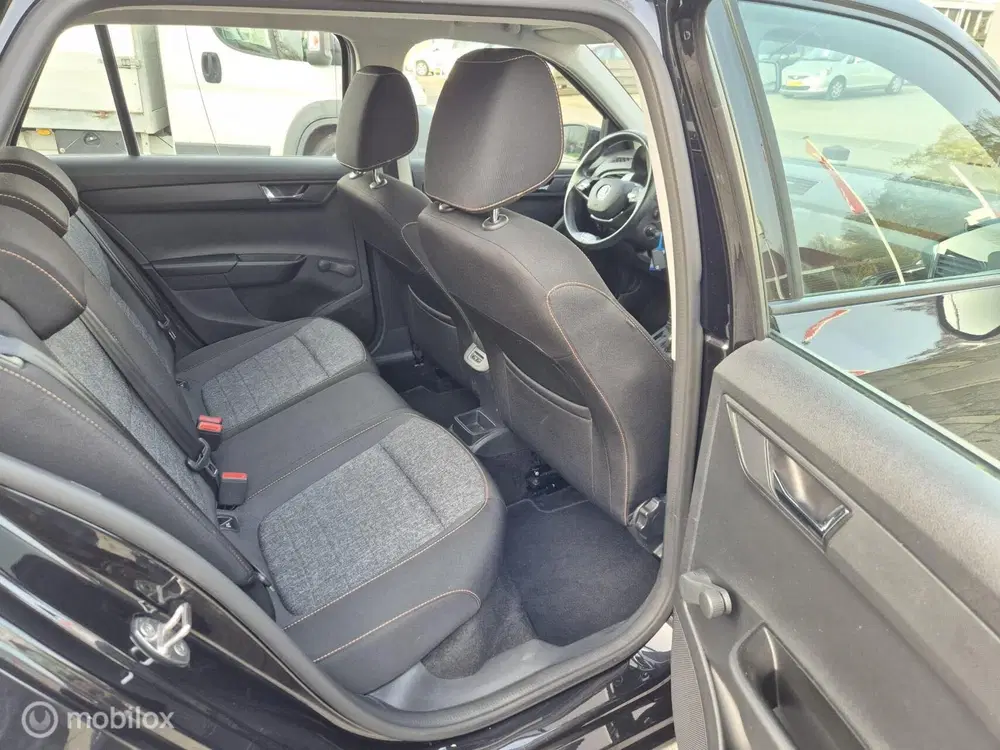 Skoda Fabia 1.0 TSI Business Edition uit 2021, foto 8