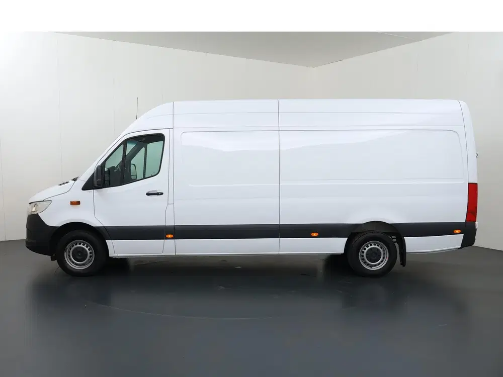 Mercedes-Benz Sprinter 317 CDI uit 2024, foto 5