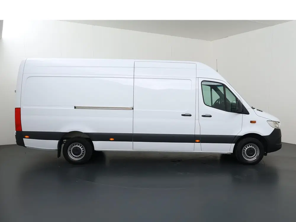 Mercedes-Benz Sprinter 317 CDI uit 2024, foto 6