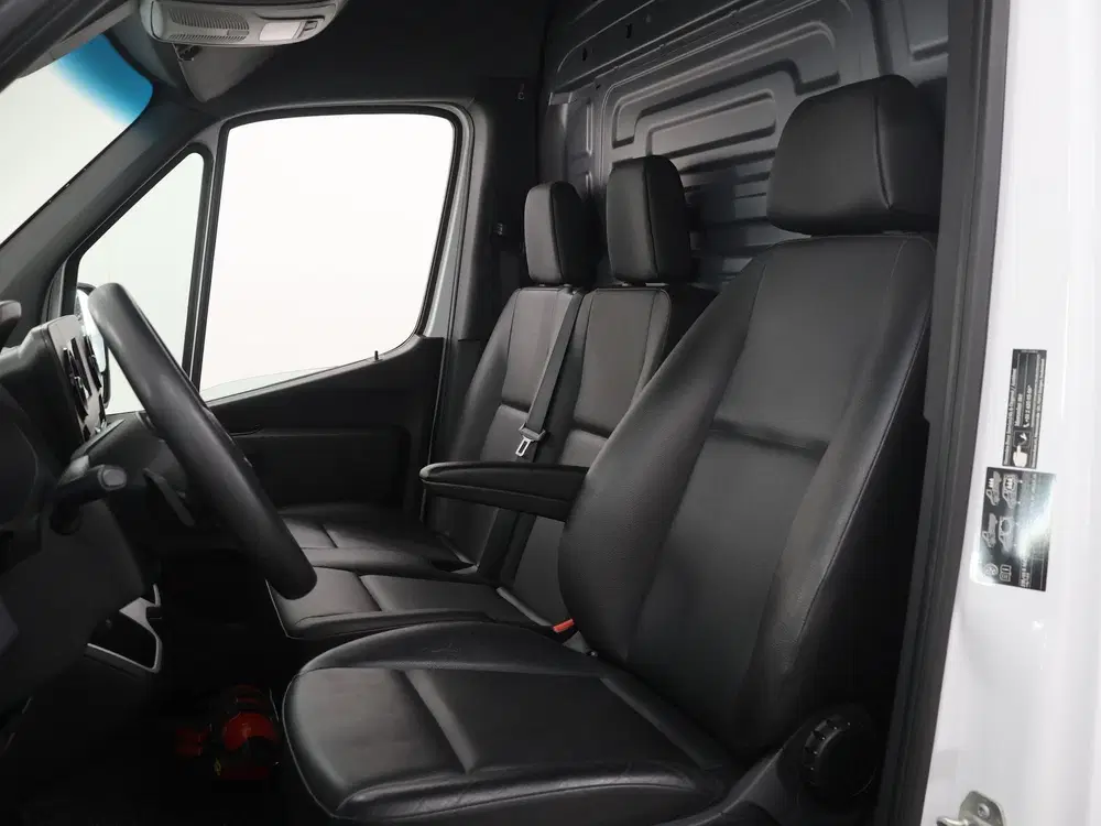 Mercedes-Benz Sprinter 317 CDI uit 2024, foto 8