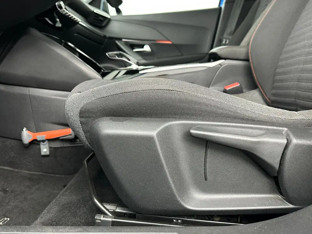 Peugeot 2008 EV Active Pack 50 kWh uit 2021, foto 12