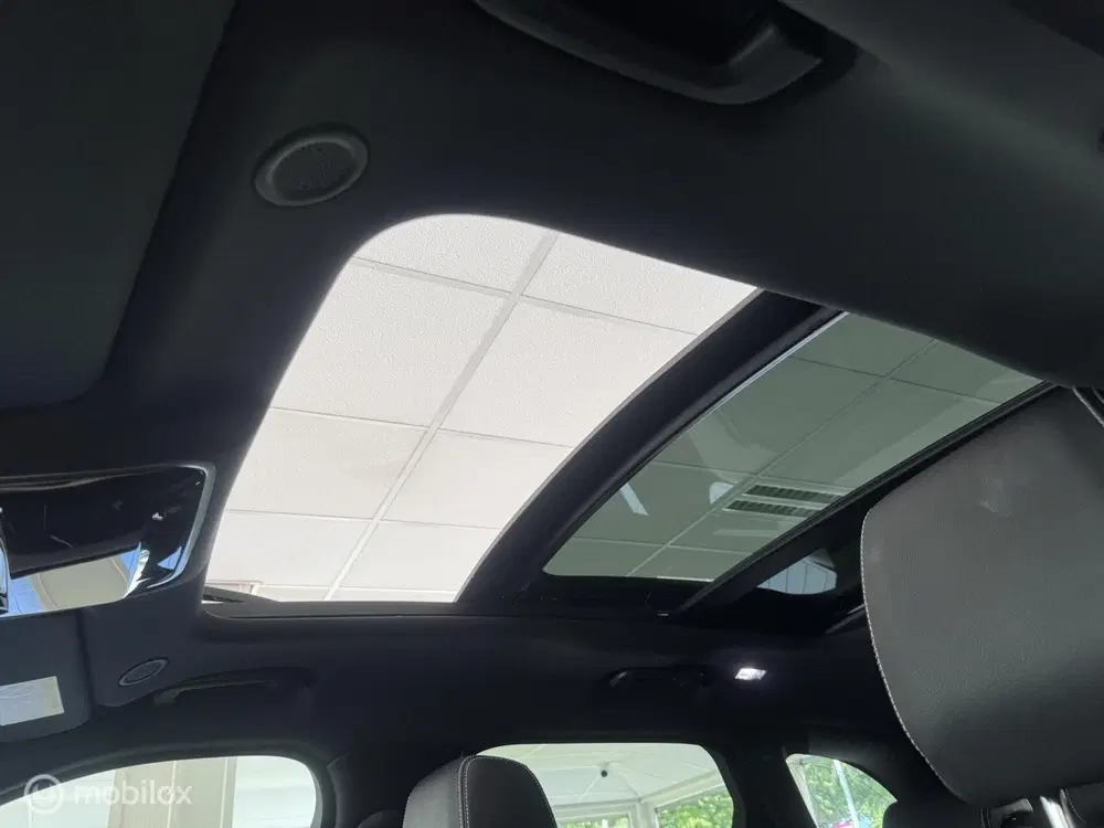 Land Rover Range Rover Velar 2.0 P400e AWD S PHEV R-DYNAMIC uit 2023, foto 8