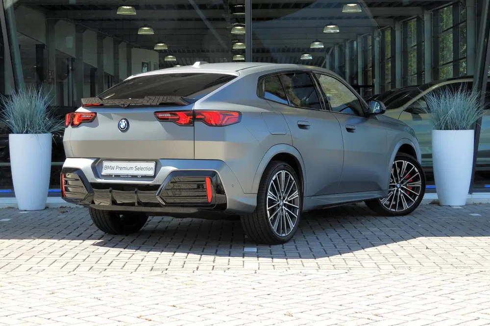 BMW iX2 xDrive30 M Sport uit 2026, foto 4
