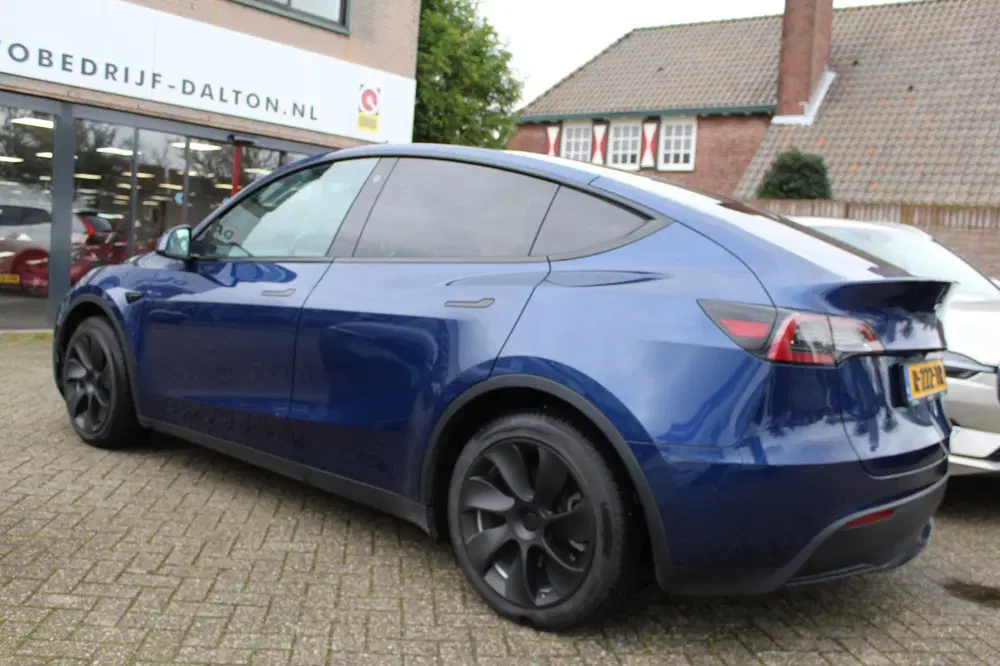 Tesla Model Y RWD SOH 92 % 1e EIG uit 2022, foto 2