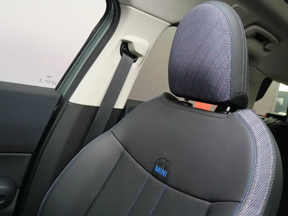 Mini Countryman 2.0 S ALL4 CLASSIC M PLUS uit 2024, foto 10