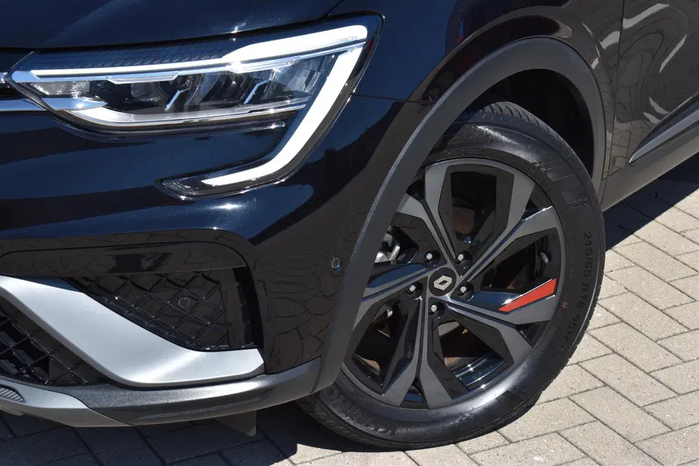 Renault Arkana E-Tech Hybrid 145 RS line uit 2022, foto 2