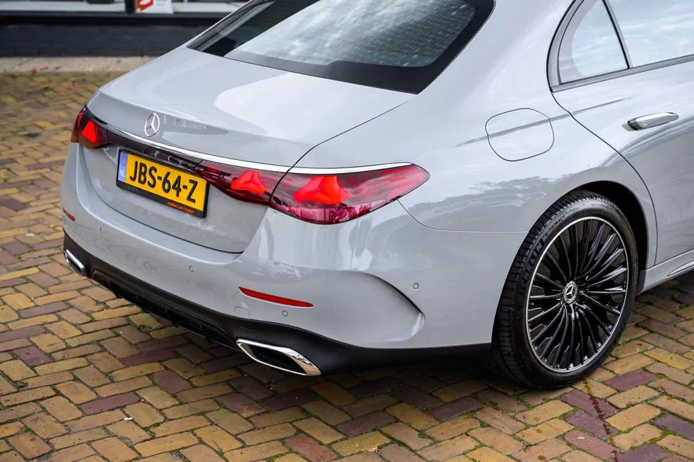 Mercedes-Benz E-Klasse 300 e Sport Edition uit 2025, foto 12