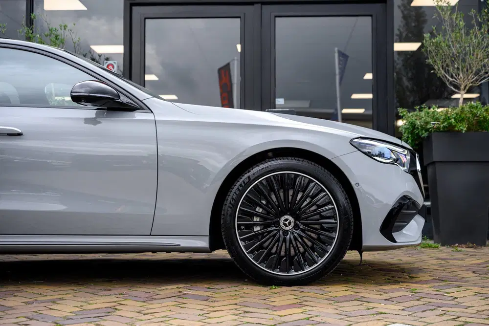 Mercedes-Benz E-Klasse 300 e Sport Edition uit 2025, foto 8
