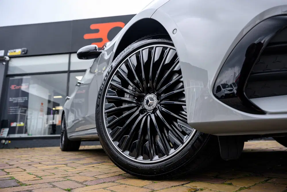 Mercedes-Benz E-Klasse 300 e Sport Edition uit 2025, foto 9