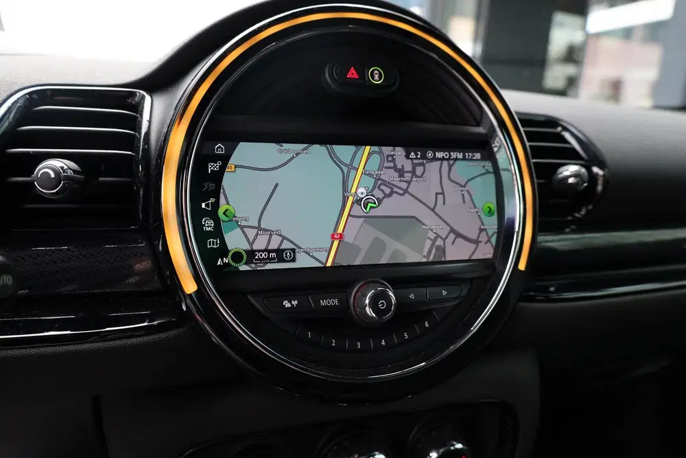 Mini Clubman Cooper S uit 2019, foto 15