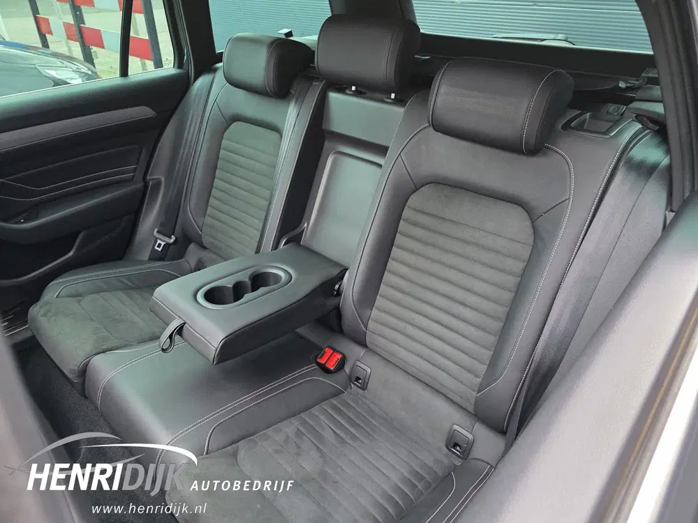 Volkswagen Passat 1.4 TSI PHEV GTE Business Pano uit 2022, foto 11