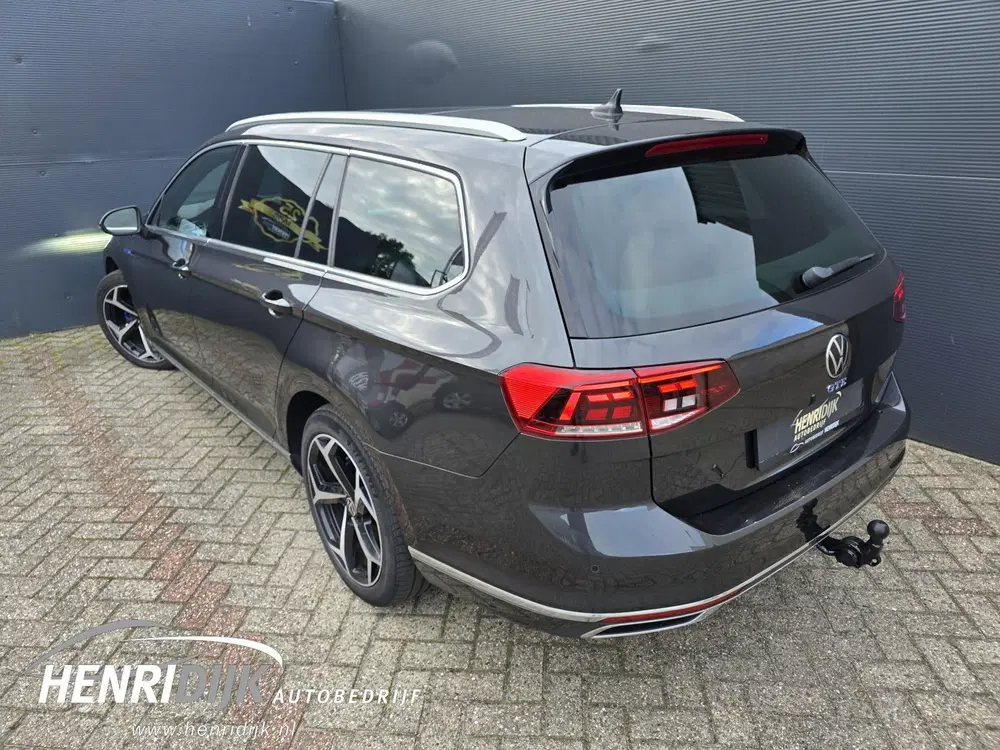 Volkswagen Passat 1.4 TSI PHEV GTE Business Pano uit 2022, foto 2