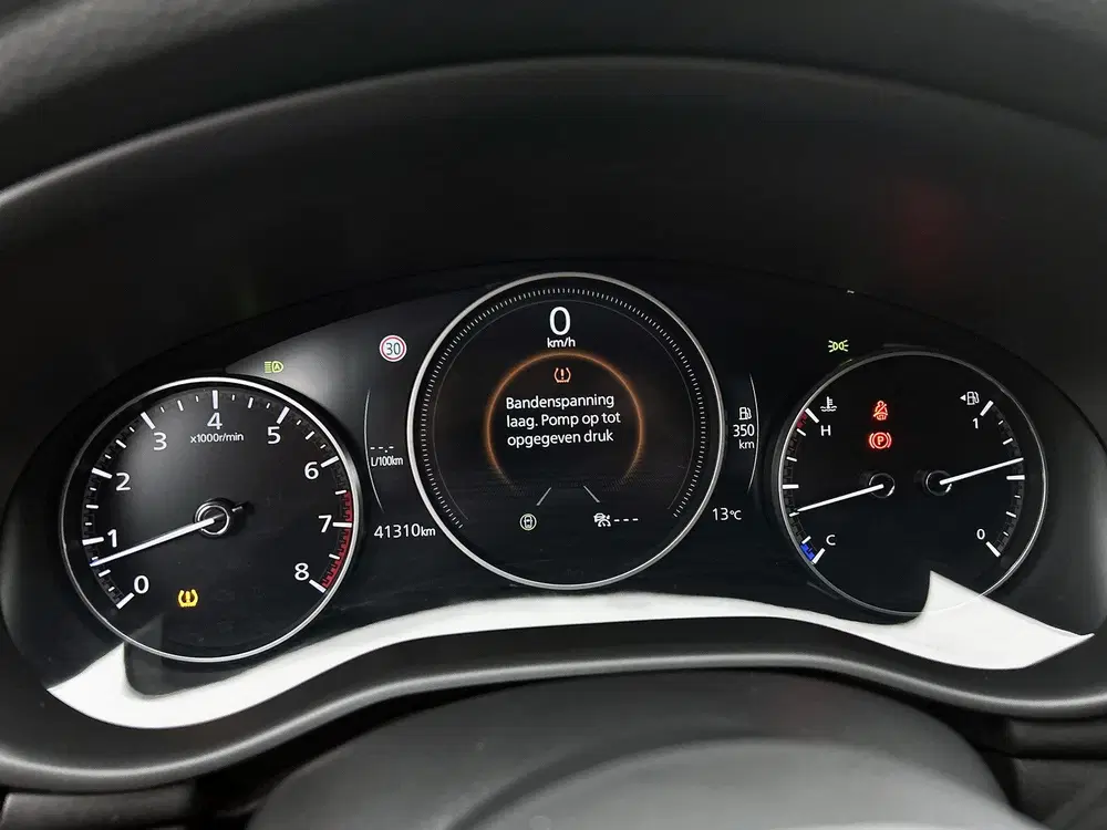 Mazda 3 2.5 e-SkyActiv-G M Hybrid 140 Centre-line uit 2025, foto 6