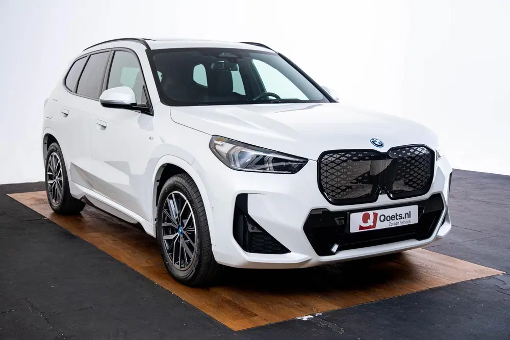 BMW iX1 eDrive20 67 kWh M Sport uit 2025, foto 15