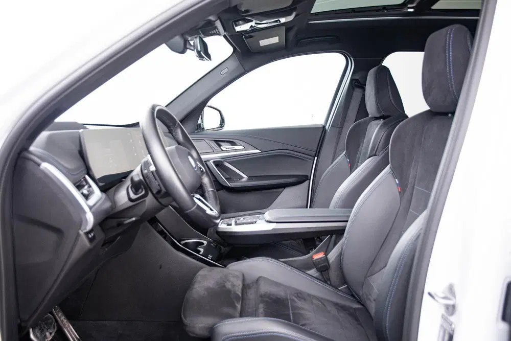 BMW iX1 eDrive20 67 kWh M Sport uit 2025, foto 4