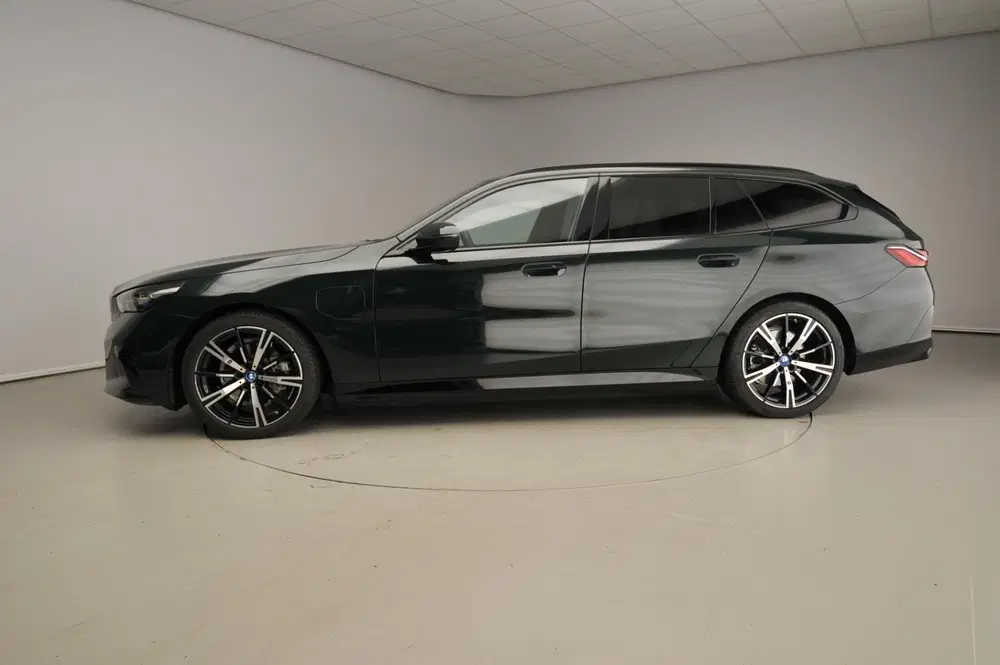 BMW 5-serie Touring 530e uit 2026, foto 2
