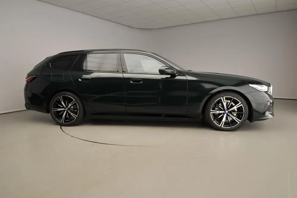 BMW 5-serie Touring 530e uit 2026, foto 4