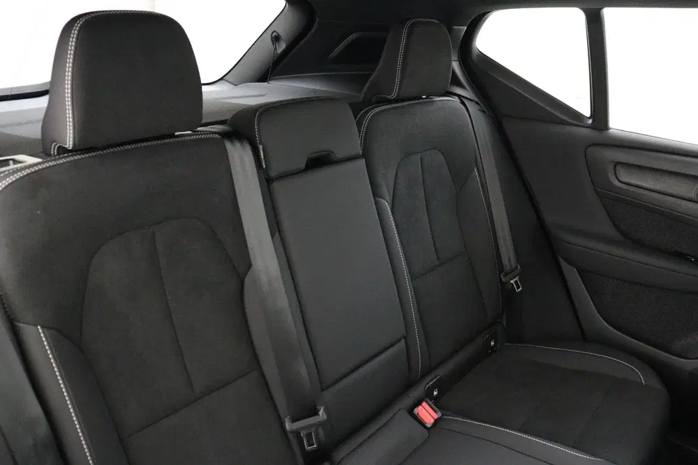 Volvo EX40 SINGLE MOTOR EXTENDED RANGE ULTRA BLACK ED uit 2026, foto 14