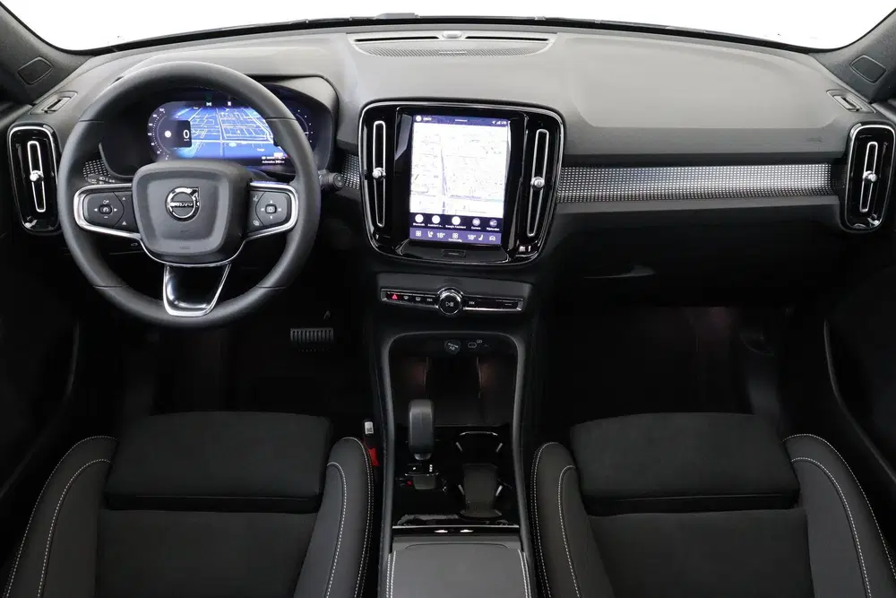 Volvo EX40 SINGLE MOTOR EXTENDED RANGE ULTRA BLACK ED uit 2026, foto 4