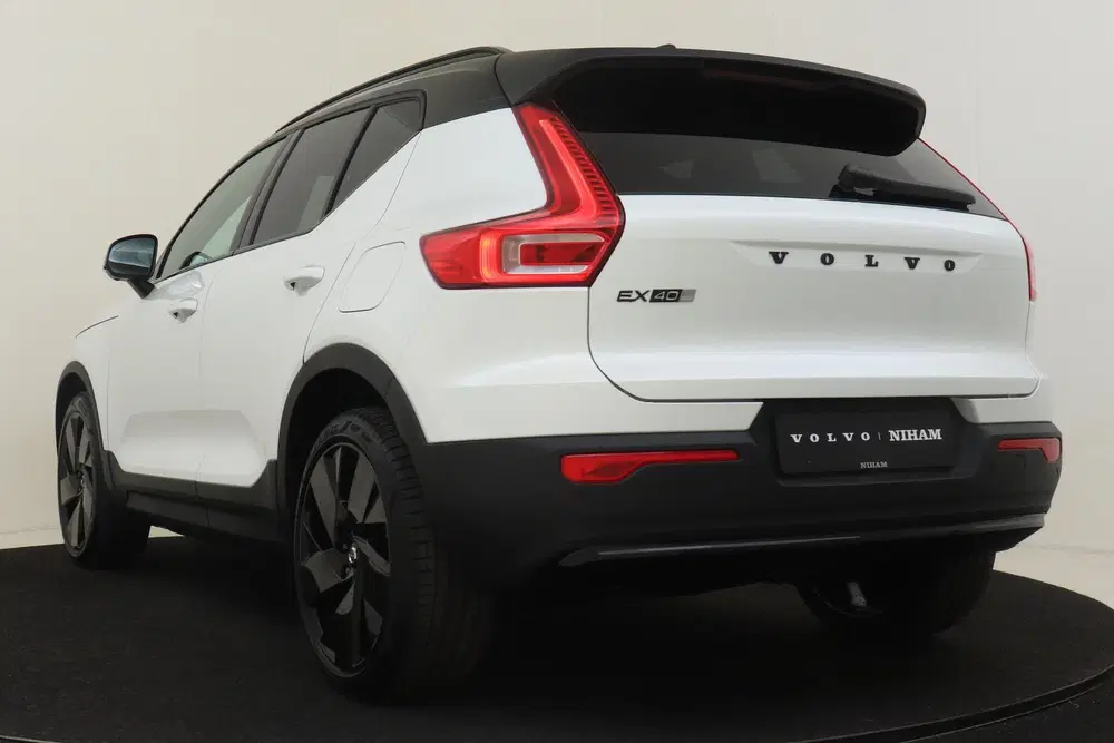 Volvo EX40 SINGLE MOTOR EXTENDED RANGE ULTRA BLACK ED uit 2026, foto 5