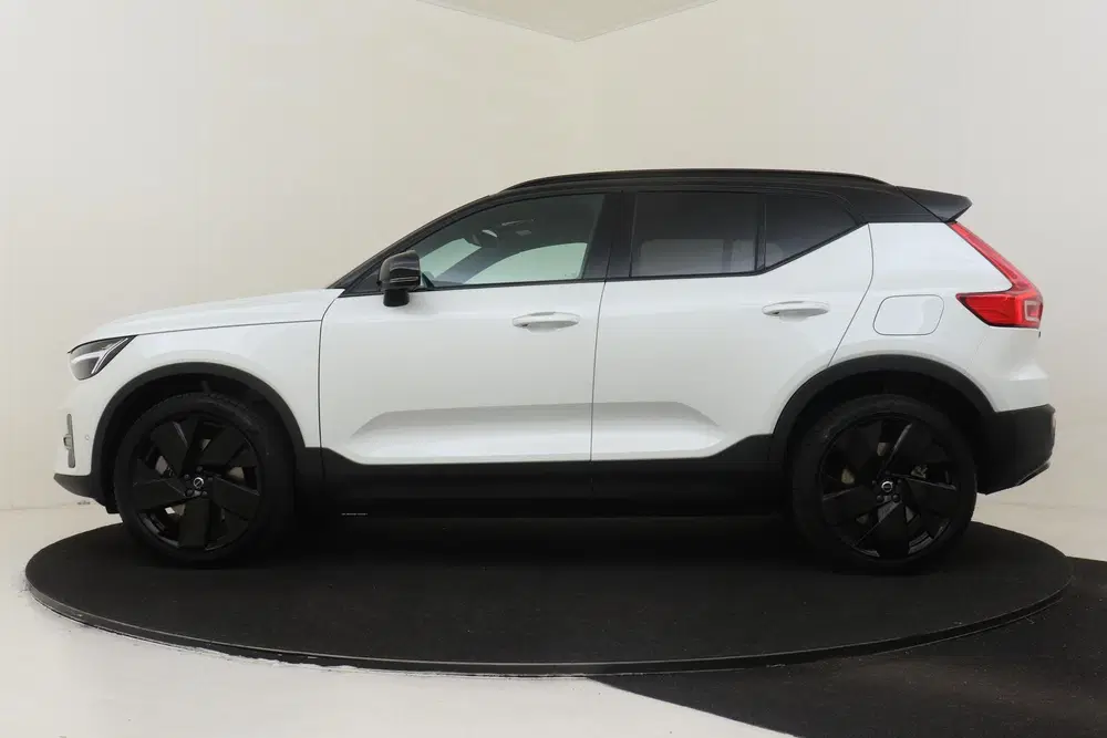 Volvo EX40 SINGLE MOTOR EXTENDED RANGE ULTRA BLACK ED uit 2026, foto 7