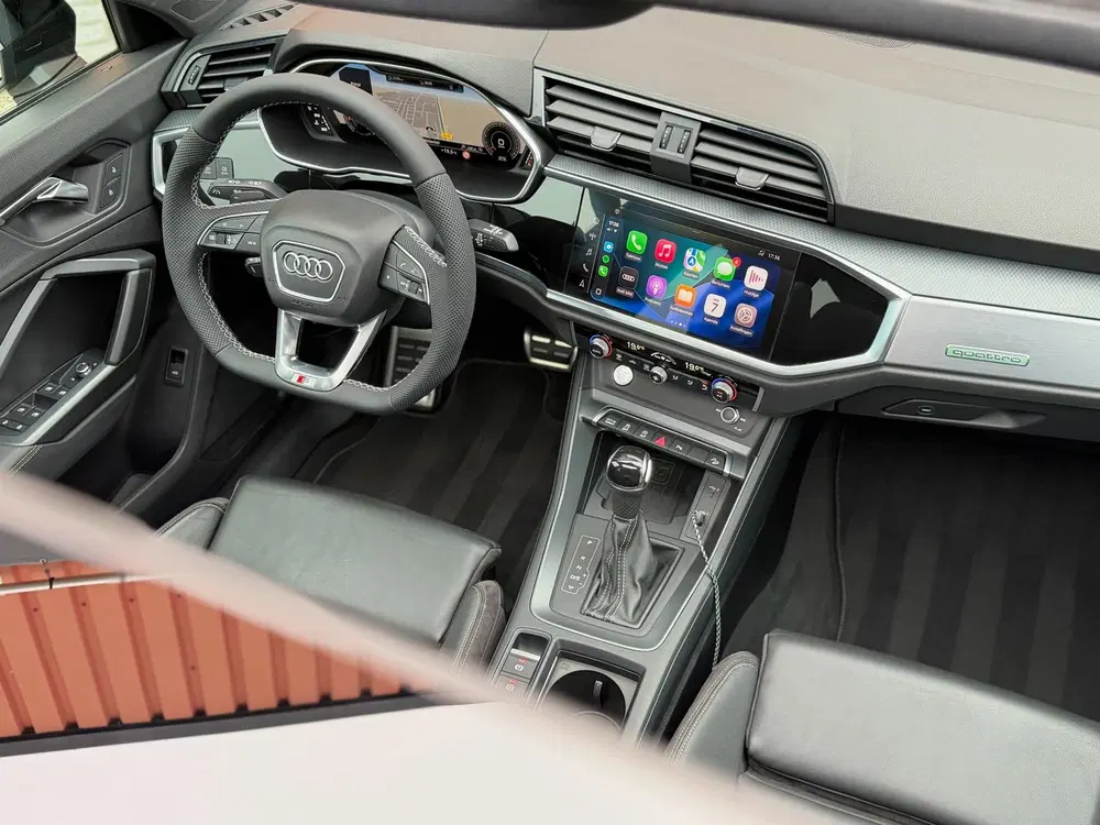 Audi Q3 45 TFSI quattro 3x S-Line RSQ3 Look Pano C uit 2019, foto 2