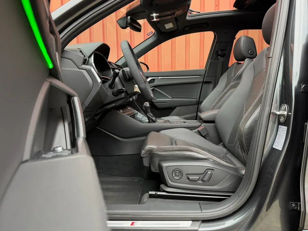 Audi Q3 45 TFSI quattro 3x S-Line RSQ3 Look Pano C uit 2019, foto 9