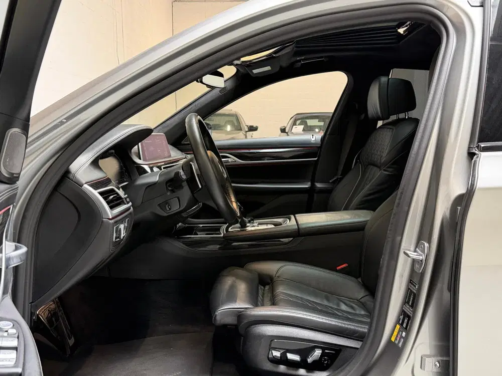BMW 7-serie 745e High Executive uit 2019, foto 3