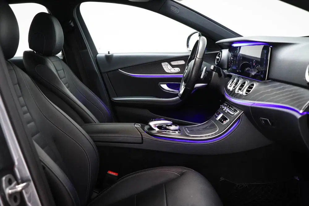 Mercedes-Benz E-Klasse 200 Business Solution Sport uit 2020, foto 4