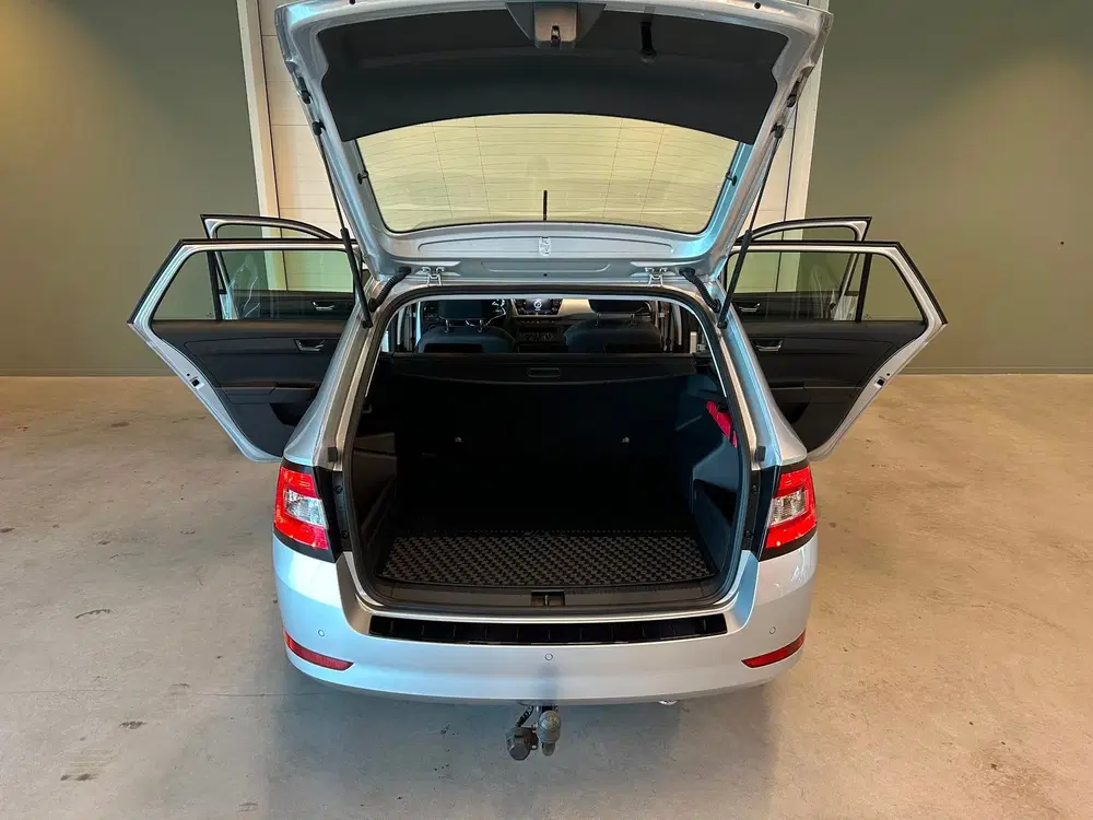 Skoda Fabia 1.0 TSI AUTOMAAT AMBITION uit 2021, foto 15